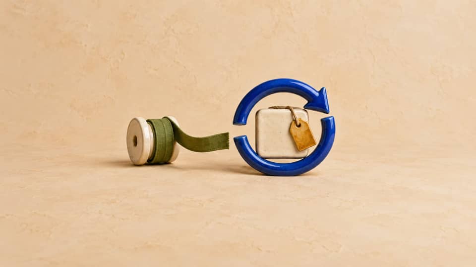 A refresh ring surrounds an old tagged observation while the source ribbon stops before reaching it.